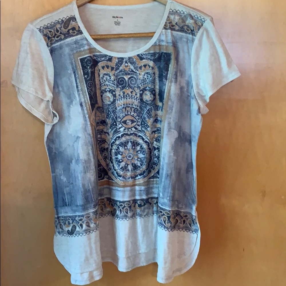 Cream colored hands design top